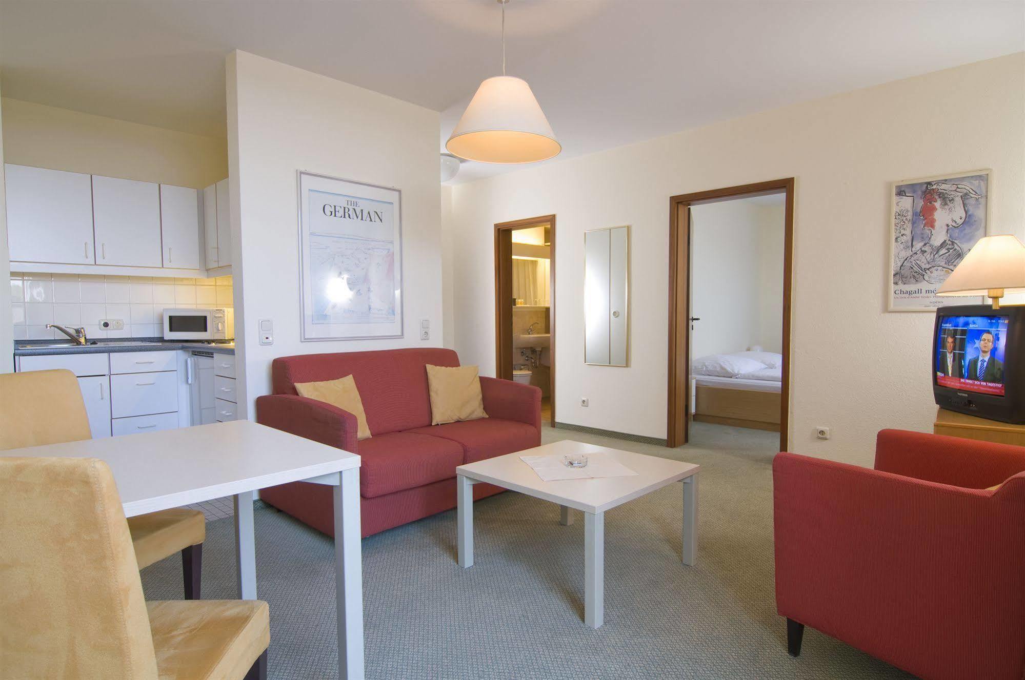 Apartahotel Gaestehaus Forum Am Westkreuz 3*