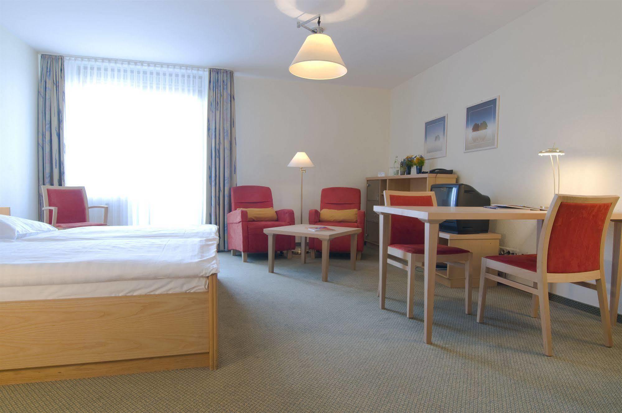 Gaestehaus Forum Am Westkreuz Apartahotel 3*